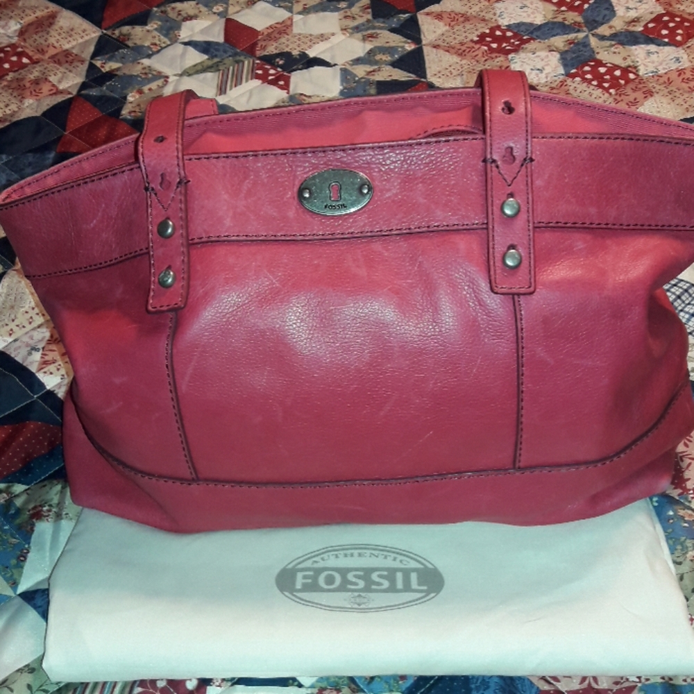 FOSSIL HUNTER RED LEATHER TAG TOTE